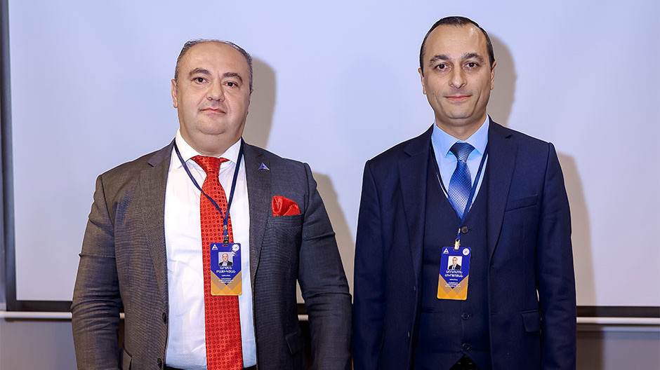 Արսեն Բազիկյանը եւ Սողոմոն Միրզոյանը Լուսանկարը՝ Հայաստանի լիզինգատուների ասոցիացիայի